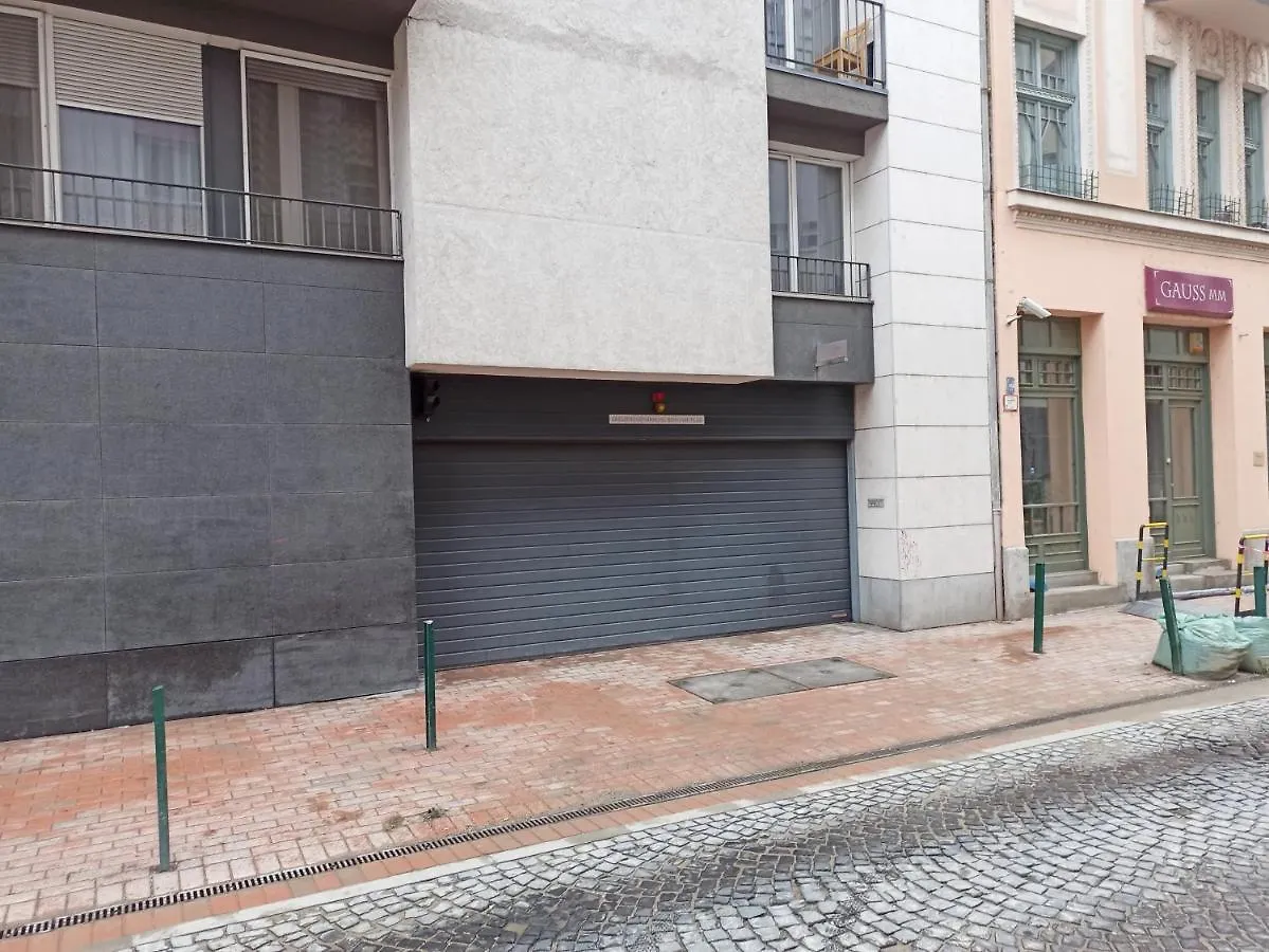 Feel Home Deluxe Corvin # Free Parking # Ac # Elevator Budapest 0*,  Ungheria